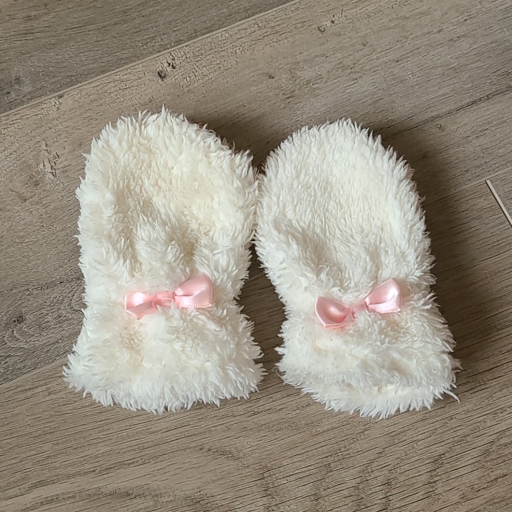 🛍5for$15🛍Sherpa Hat and mittens - Picture 4 of 6